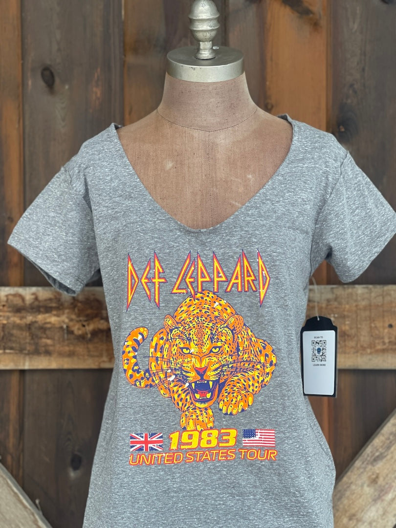 Def Leppard Womens V-Neck T-shirt