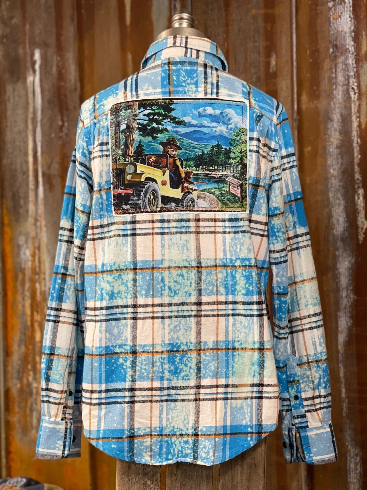 Smokey Bear Jeep Art Flannel - Distressed Lakes Blue